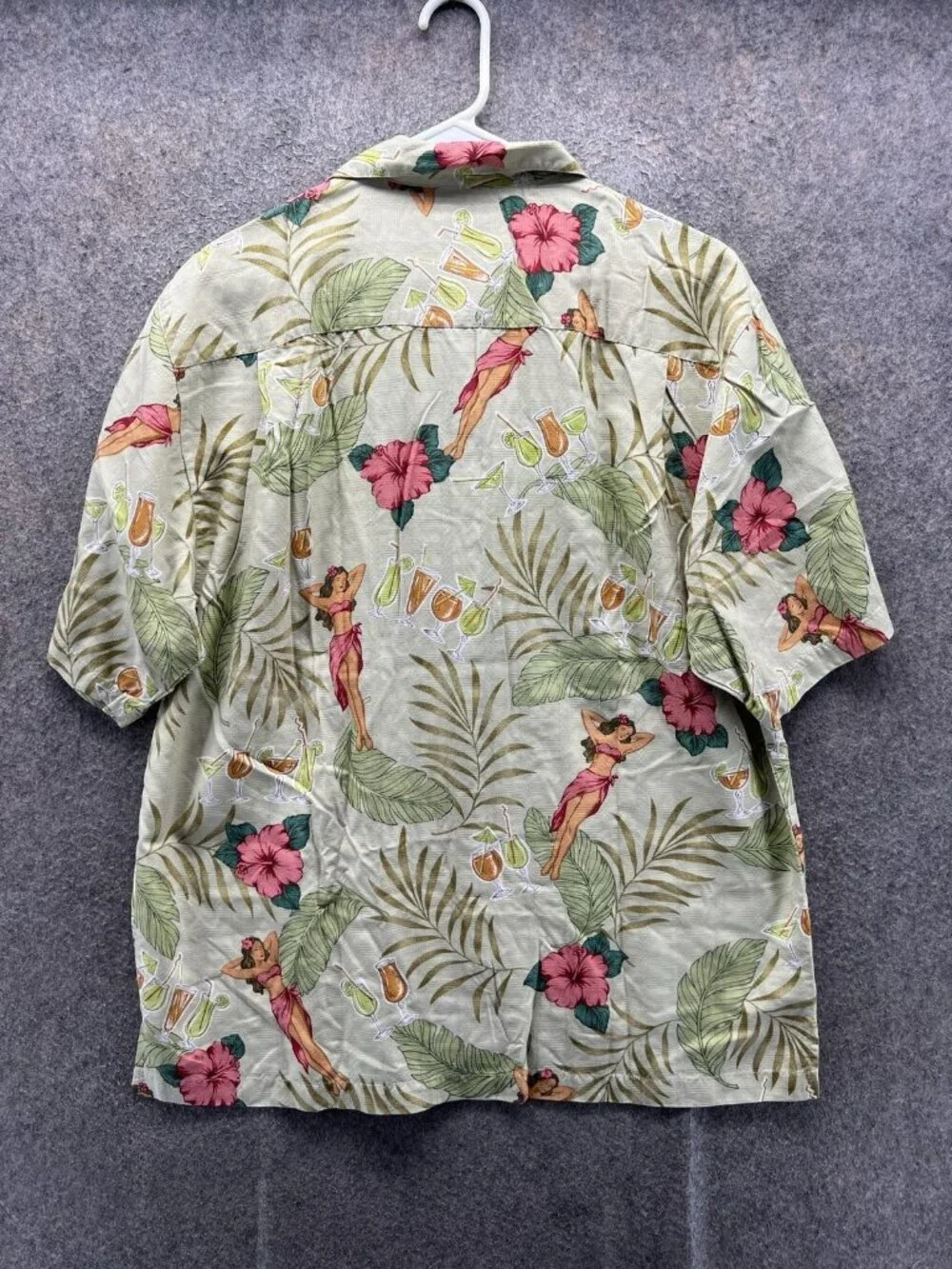 Tommy Bahama Shirt Men Medium Green Silk Hawaiian Pin Up Tropical Camp Print